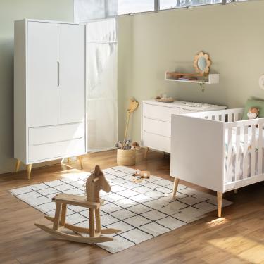 Imagem de Kit Quarto Theo com Pés Retrô Natural - Berço+ Cômoda 3 Gavetas e 1 Porta + Guarda-Roupa 2 Portas - Branco