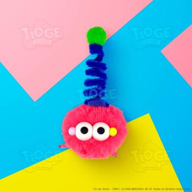Imagem de Monstrinho Bolinha de Pelúcia Antena Espiral Presilha Cabelo Maluco Bichinho Olhos Grandes Fofo Engraçado Vermelho Azul