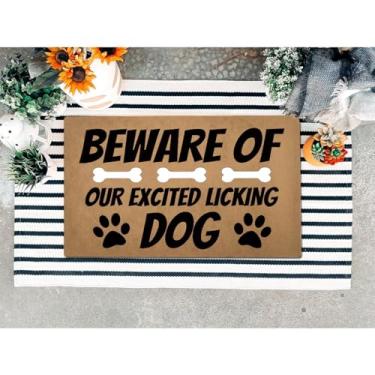 Imagem de ZHAOFLY Capacho engraçado de boas-vindas para tapete de porta da frente, tapetes de presente para decoração de casa de entrada (60 x 39,6 cm) (cuidado com nosso cão animado)