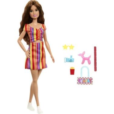 Imagem de Barbie Family Boneca Look Carnaval com Acessórios