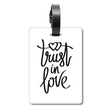 Imagem de Etiqueta de mala com citação Trust in Love para cartão de bagagem