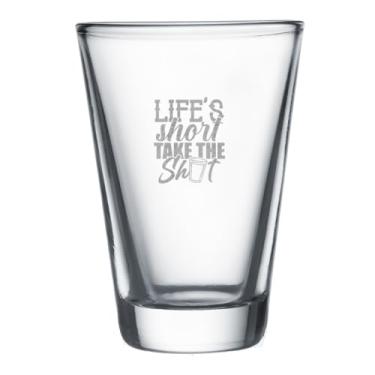 Imagem de Citação engraçada de bebida - Conjuntos de copos de shot, 50 ml de vidro gravado a laser para casa, bar, homens, mulheres, aniversários ou decoração (Lifes Short Take The Shot (SINGLE))