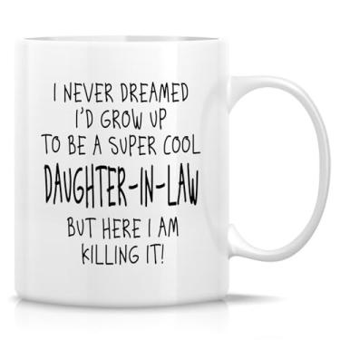 Imagem de Retreez Caneca engraçada para nora - xícara de café ou chá de cerâmica de 325 ml - Presente sarcástico hilário da sogra ou sogro - presente de aniversário, feriado, agradecimento para mulheres, esposa