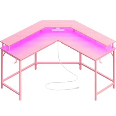Imagem de Mesa de jogos Huuger, Em Forma de L, com Tomadas Elétricas, Luzes LED, Mesa de Computador, Prateleiras para Monitores, Superfície de Fibra de Carbono, com Ganchos, Rosa