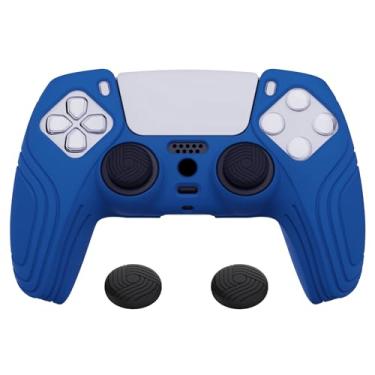 Imagem de eXtremeRate PlayVital Samurai Edition Capa de silicone antiderrapante azul para ps5, capa protetora ergonômica de borracha macia para controle ps5 com tampas pretas para polegar