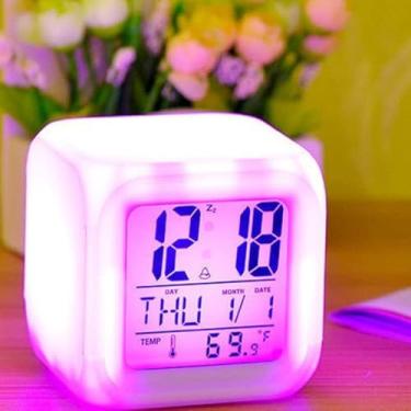 Imagem de Relógio Despertador Digital LED em Cubo, 8x8x8 cm, com Termômetro, Mudança de Cor, Visor LCD