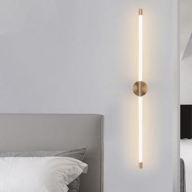 Imagem de GZZBMY Candeeiros de parede LED para ambientes internos modernos simples e longos arandelas de parede de acrílico dourado lineares para decoração de cabeceira luminárias para sala de estar quarto