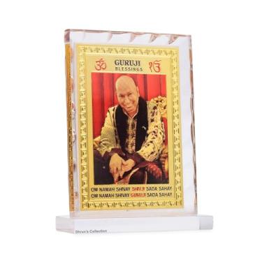 Imagem de DHRUVS COLLECTION Dugri banhado a ouro, Chattarpur Wale Guru Ji Idol acrílico para decoração de casa, painel de carro, mesa de escritório, têmpora, presente de inauguração de casa (10,5 x 8