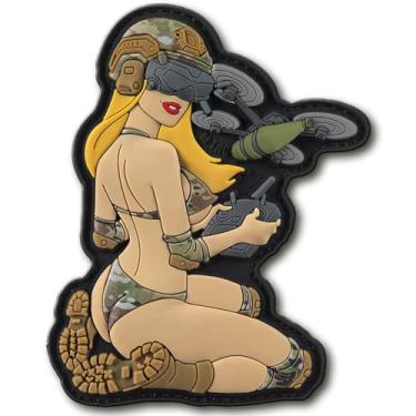 Imagem de M-Tac Morale Patch Tactical Girl - Patch militar tático de PVC com suporte de gancho - Remendos para colete, mochilas, chapéus (amarelo/MC V2)