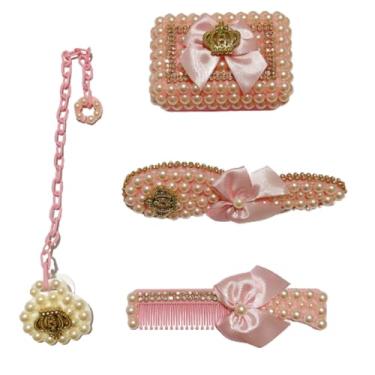 Imagem de Kit Higiene Bebê 4 Peças, Pérolas com Coroa, Saboneteira, Escova, Pente e Porta Chupeta Rosa Claro