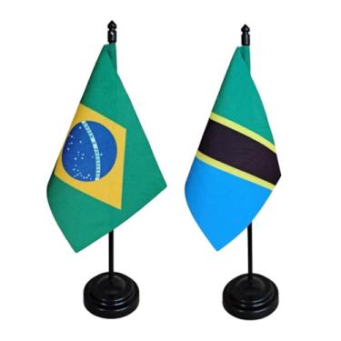 Imagem de Bandeiras de Mesa Brasil e Tanzânia, 26cm Altura, 18x11cm, Tecido Oxford, Base Plástica, Kit com 2 Unidades, para Escritório e Eventos