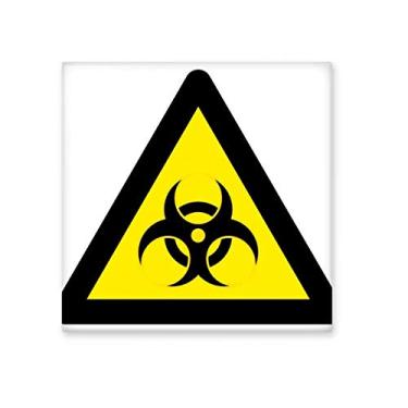 Imagem de Símbolo de aviso amarelo preto triângulo infecção cerâmica azulejo brilhante decalque pedra adornada tijolo vitrificado