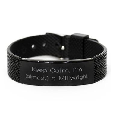 Imagem de SpreadPassion Ideia única Millwright Gifts, Keep Calm, I'm (Almost) a Millwright, pulseira de malha de tubarão preto Millwright da Team Leader