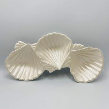 Imagem de Petisqueira em Melamina Formato 3 Conchas (pérola) 32x16x4cm - EC