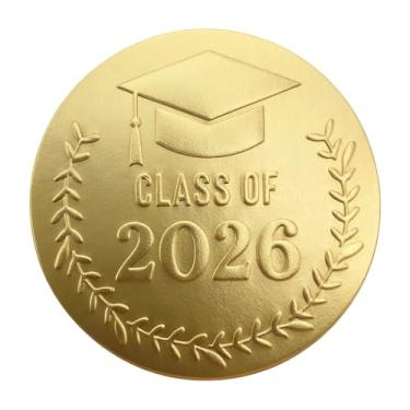 Imagem de Pacote com 100 adesivos de formatura Class of 2026 – Etiquetas em relevo de folha dourada para graduados – Selos metálicos para convites, envelopes e lembrancinhas de festa (classe de 2026 dourado)