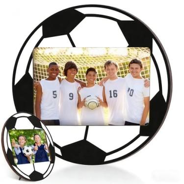 Imagem de 86 V THE BUTCHER Porta-retrato de futebol de madeira maciça – Moldura feita à mão em forma de futebol de 10 x 15 cm | Presentes de treinador premium, prêmios de equipe e exibição de memorabilia