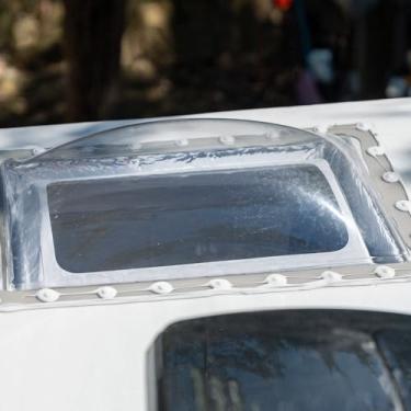 Imagem de XMK Capa de claraboia de trailer para abertura de claraboia de trailer de 35,5 x 55,88 cm, 45,72 cm x 66,02 cm OD RV Skylight Domo Externo Camper Skylight Kit de Substituição para Teto Solar RV Trailer Motorhome Claraboia (Transparente)
