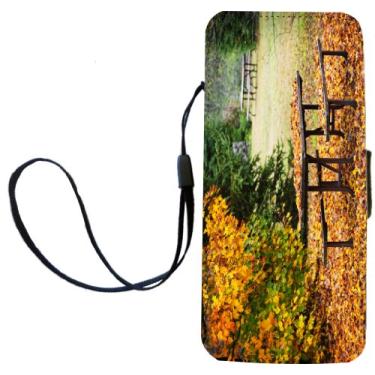 Imagem de Rikki Knight Capa carteira flip para piquenique no parque com folhas de outono para iPhone 5/5s com aba magnética para iPhone 5/5s - mesa de piquenique no parque com folhas de outono