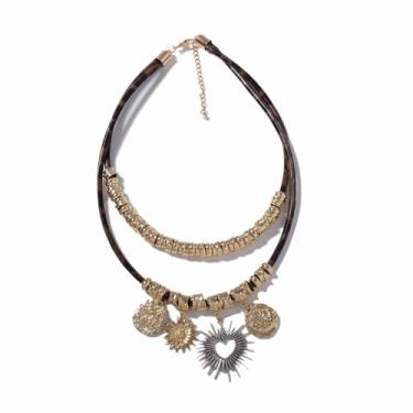 Imagem de LUREME Colar vintage grosso de camada dupla – Corrente de couro PU dourado com pingentes de coração, flor e crachá para mulheres (nl006362), standard, Metal, Sem Pedra Preciosa