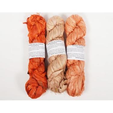 Imagem de Vintageandyou Fio de fita de seda Sari reciclado artesanal - 300 g (3 novelos de 100 g) | Tiras de seda recicladas feitas à mão para crochê, macramé, tecelagem, gancho de tapete e artesanato de mídia