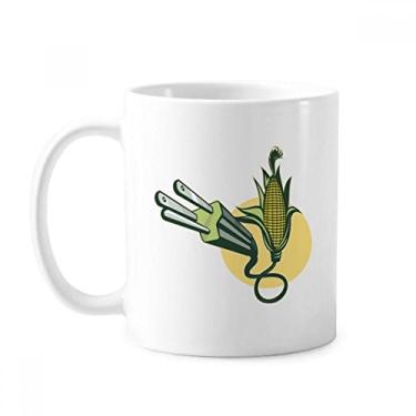 Imagem de Cabo de plugue de milho, cabo de carregamento, caneca de cerâmica, xícara de porcelana de café, utensílios de mesa