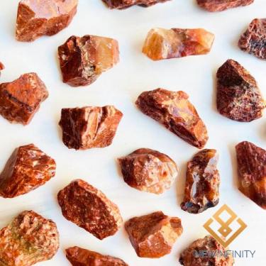 Imagem de Pedra Bruta de Calcita Vermelha Cristal Natural 2cm Calma e paciência 