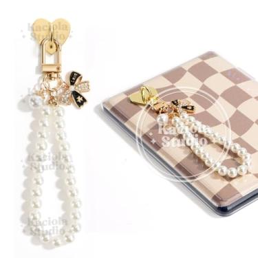 Imagem de Kaciola Correntes charmosas para Kindle, corrente de pérola pingente de laço preto bonito e-reader pulseiras de telefone acessórios presente para leitores amantes de livros mulheres homens, pingentes