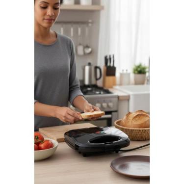 Imagem de Sanduicheira Grill 750W Mini Tosteira Antiaderente Preto - Congratulat