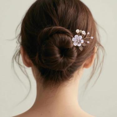 Imagem de 1 Pente de cabelo moderno europeu e americano com folha de ouro feito à mão, coroa de noiva, acessório para a cabeça