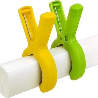 Imagem de Clipes de toalha de praia para cadeira de praia tamanho jumbo clipes de toalha grampos de roupas resistentes prendedores de roupa de plástico para roupas de lavanderia 8 peças 4 cores (pequeno 9 cm)