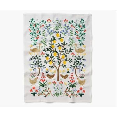 Imagem de RIFLE PAPER CO. Toalha de chá Country Farm - Toalha de algodão elegante para secagem ou exibição, 71 cm C x 53 cm L, adição perfeita para cozinhas para aumentar o estilo culinário, lavável na máquina