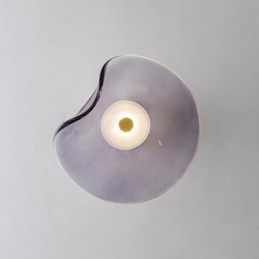 Imagem de Luminária de parede LED de vidro para ambientes internos, com design curvo, dimerizável, 3 modos de cor, 3000K/4500K/6000K, redonda, decorativa, 7W, estilo cristalino, para quarto e sala de