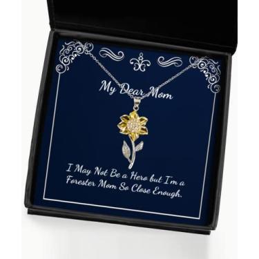 Imagem de SpreadPassion Inappropriate Mom Gifts, I May Not Be A Hero But I'm A Forester Mom So Close Enough, Colar com pingente de girassol de Natal para mãe