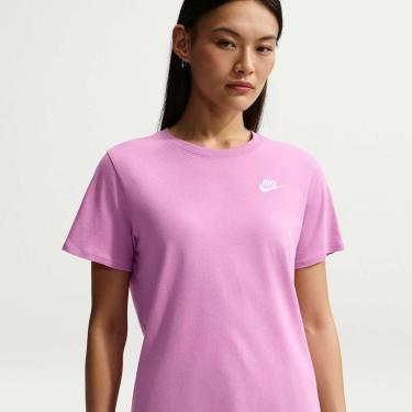 Imagem de Camiseta Nike Sportswear Club Essentials Feminina-Feminino