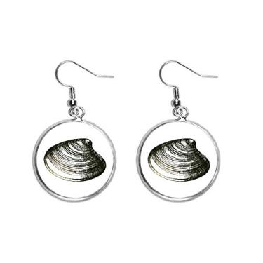 Imagem de Brinco feminino preto com ilustração da vida marinha e prata com pingente de orelha