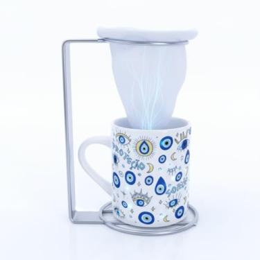 Imagem de Caneca de Porcelana com Coador Manual – Olhos Gregos para Café Fresquinho.