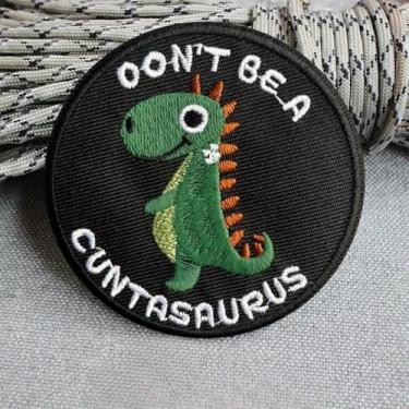 Imagem de Patch engraçado e fofo de dinossauro, Don't Be A Cuntasaurus bordado com gancho e laço, apliques de meme para mochilas, chapéus de caminhoneiro, arreios para cães, coletes militares, jaquetas