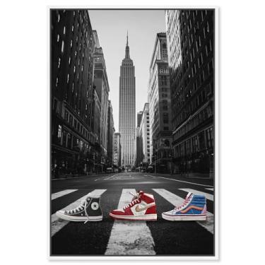 Imagem de Tênis costurado com impressão em tela Crosswalk arte de parede por Art Remedy, moldura branca, 50 x 76 cm