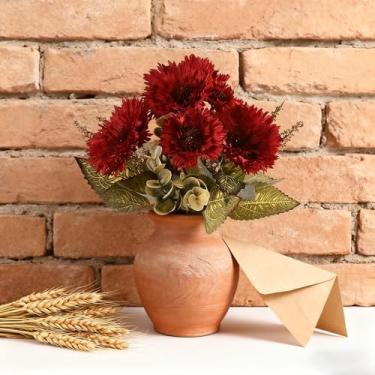 Imagem de Requintado buquê de flores artificiais de seda gerbera vermelha com pétalas onduladas e folhagem verde, flores falsas realistas para decoração do dia dos namorados