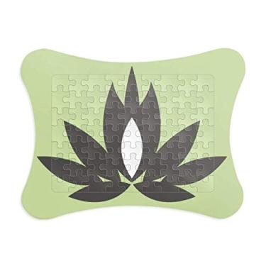 Imagem de Enfeite de quebra-cabeça com estampa de lótus da Culture com moldura de quebra-cabeça