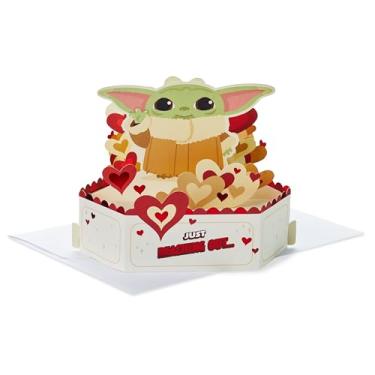 Imagem de Hallmark Cartão Pop Up Paper Wonder Star Wars Dia das Mães (Baby Yoda) para aniversário, aniversário romântico, amor, 4 de maio