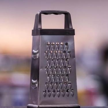 Imagem de Ralador 4 Faces em Aço Inox para Legumes Queijos – Utensílio de Cozinha Multiuso Durável (20,5 cm)