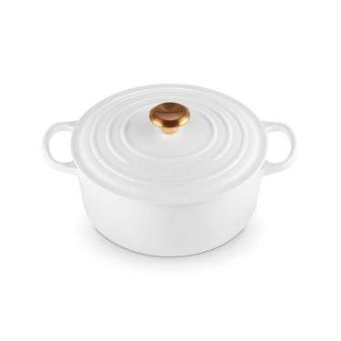 Imagem de Panela Redonda Signature 28 cm Pegador Dourado Cor Branco Le Creuset