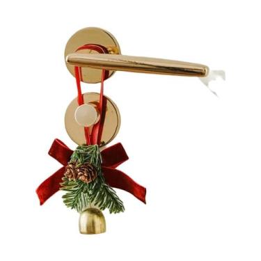 Imagem de Decoração De Porta De Natal: Sinos De Natal, Laço De Veludo, Pinhas - 