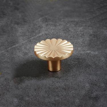 Imagem de Armários de flores Puxadores de armário dourados Puxadores de porta de guarda-roupa para móveis Armário de armazenamento de cozinha Gaveta para casa, latão dourado único, 1