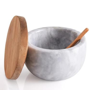 Imagem de Q.XING Saleiro de mármore branco com tampa e colher de madeira, tigela de sal pimenta temperos, recipientes de sal modernos feitos à mão para bancada, capacidade de 293 ml
