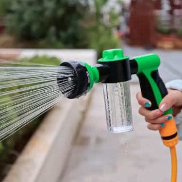 Imagem de Esguicho 8 em 1 com Reservatório para Sabão 100ml – Bico de Alta Pressão Regulável para Mangueira, Limpeza, Lavagem de Carro, Lavajato e Jardinagem - Econômico e Ecológico