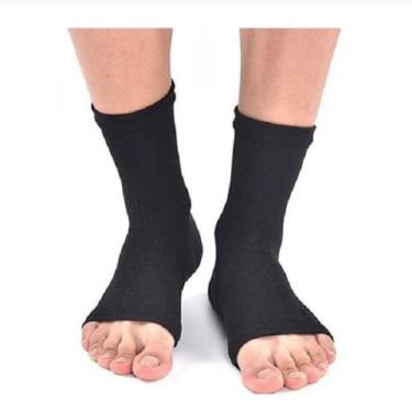 Imagem de 1 PAR de MEIAS DE COMPRESSÃO P PRETA LISA SEM DEDO Masculina - TERAPIA