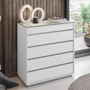 Imagem de Cômoda Suellen 5 Gavetas MDP MDF com Organizador Interno e Tampo de Vidro Branco para Q...