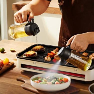 Imagem de Pulverizador de azeite de oliva de 470 ml para cozinhar com marcações de medição - Dispensador de azeite 2 em 1 para utensílios de cozinha, fritadeira a ar, salada e churrasco - Preto